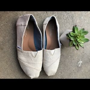 Toms
